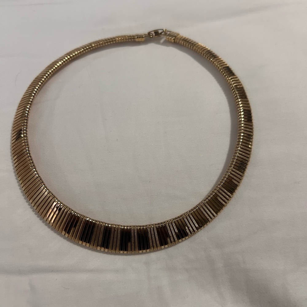 Elegant Gold Necklace